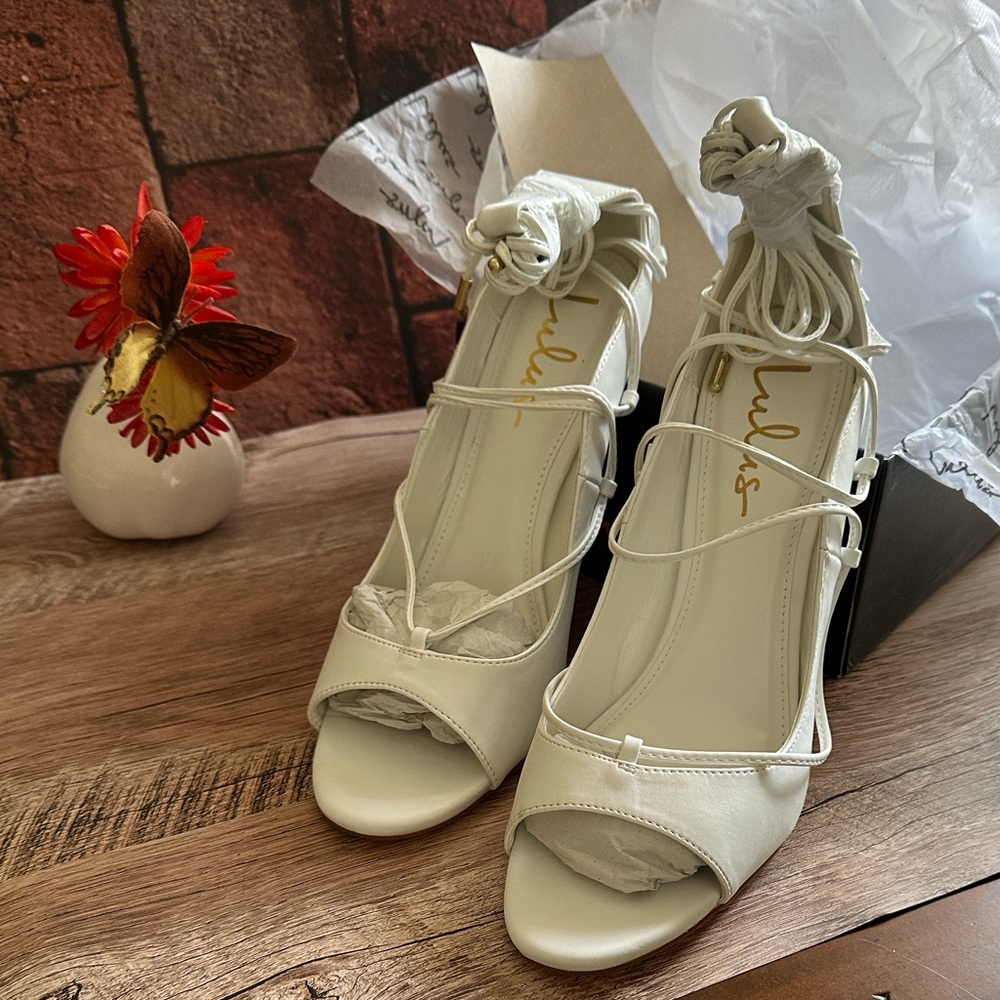 NIB Lulu's Pure White Tie Strappy Sandals 4”Heels US Size 11